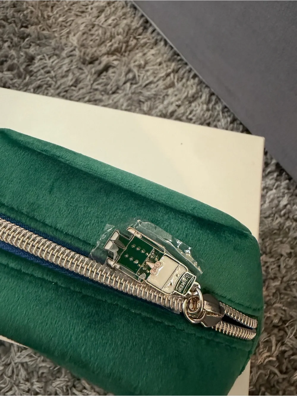 La Mer Emerald Green Velvet Cosmetic Pouch Set